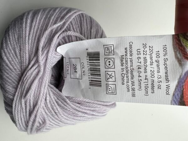 Premium Yarn for Creative Projects - Image 2